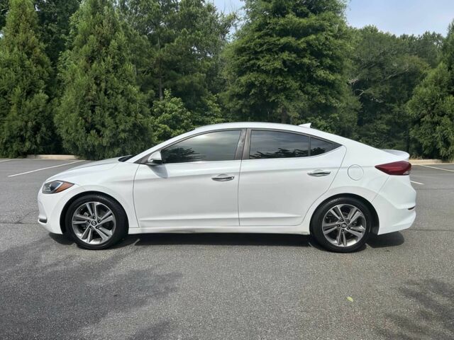 Белый Хендай Элантра, объемом двигателя 2 л и пробегом 53 тыс. км за 5300 $, фото 3 на Automoto.ua