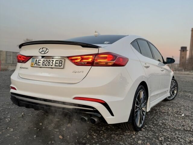 Білий Хендай Елантра, об'ємом двигуна 1.6 л та пробігом 102 тис. км за 12500 $, фото 5 на Automoto.ua