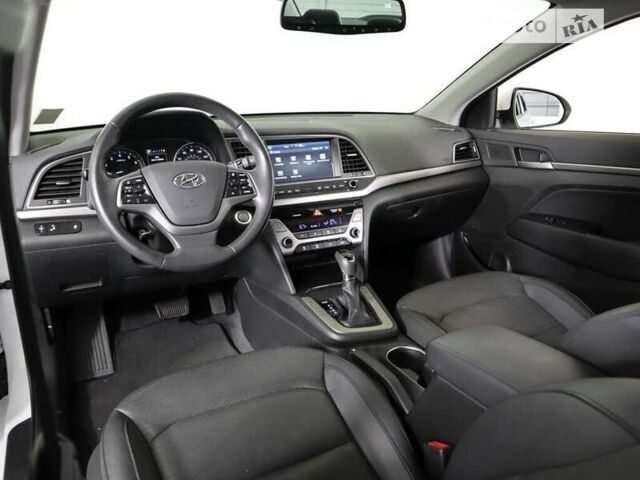 Белый Хендай Элантра, объемом двигателя 2 л и пробегом 44 тыс. км за 3000 $, фото 9 на Automoto.ua