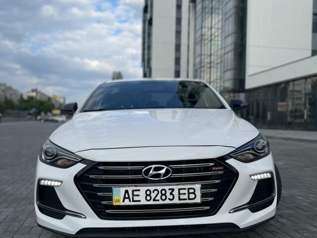 Білий Хендай Елантра, об'ємом двигуна 1.6 л та пробігом 102 тис. км за 12500 $, фото 11 на Automoto.ua