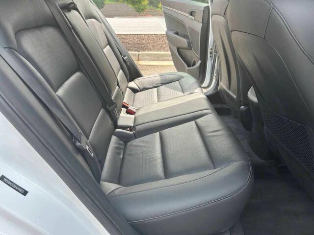 Белый Хендай Элантра, объемом двигателя 2 л и пробегом 63 тыс. км за 2600 $, фото 10 на Automoto.ua