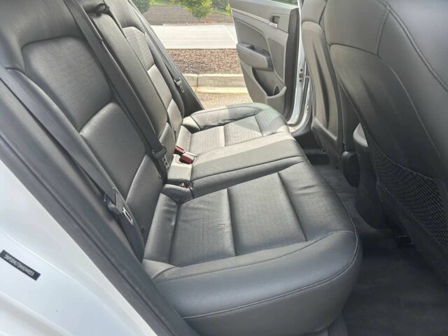 Белый Хендай Элантра, объемом двигателя 2 л и пробегом 70 тыс. км за 2600 $, фото 11 на Automoto.ua