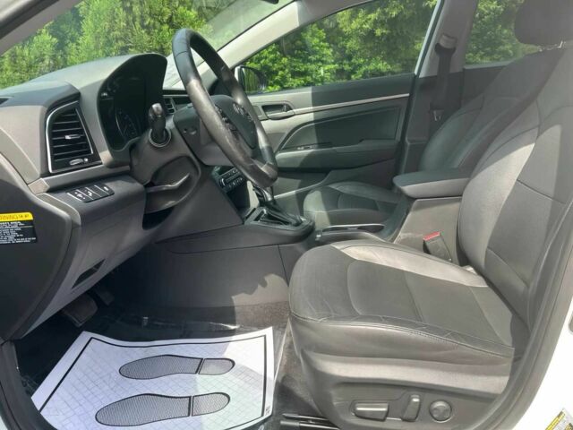 Белый Хендай Элантра, объемом двигателя 2 л и пробегом 63 тыс. км за 2600 $, фото 9 на Automoto.ua