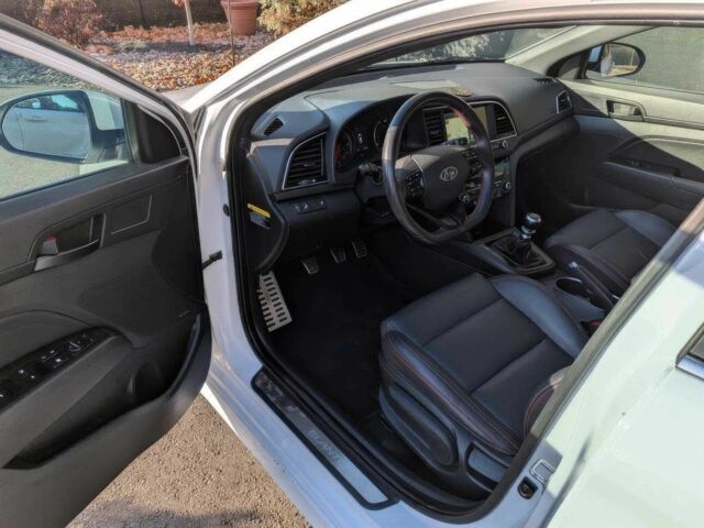 Белый Хендай Элантра, объемом двигателя 1.6 л и пробегом 59 тыс. км за 6000 $, фото 13 на Automoto.ua