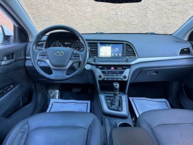 Білий Хендай Елантра, об'ємом двигуна 2 л та пробігом 53 тис. км за 10000 $, фото 12 на Automoto.ua