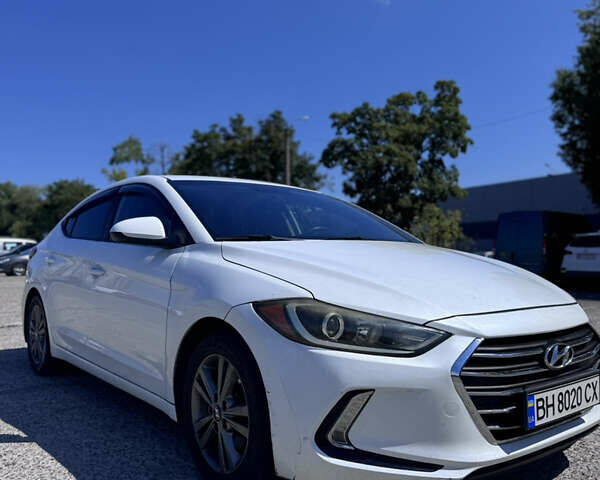 Білий Хендай Елантра, об'ємом двигуна 2 л та пробігом 140 тис. км за 10999 $, фото 2 на Automoto.ua