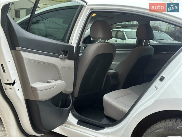 Білий Хендай Елантра, об'ємом двигуна 2 л та пробігом 180 тис. км за 10800 $, фото 17 на Automoto.ua