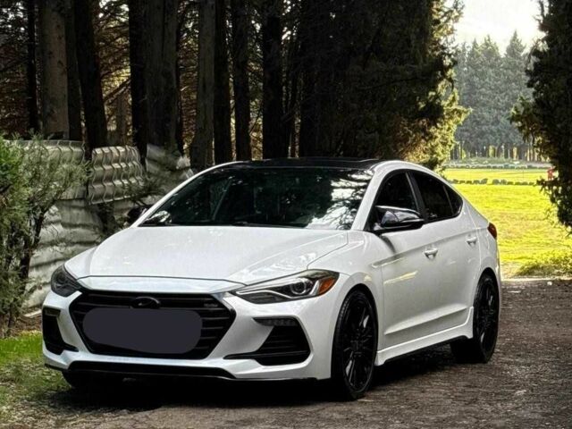 Хендай Элантра 2017 в Ровно на Automoto.ua Белый Хендай Элантра, объемом двигателя 1.6 л и пробегом 174 тыс. км за 6500 $, фото 1 на Automoto.ua