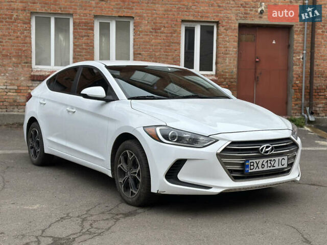 Білий Хендай Елантра, об'ємом двигуна 2 л та пробігом 180 тис. км за 10800 $, фото 3 на Automoto.ua