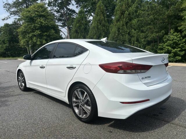 Белый Хендай Элантра, объемом двигателя 2 л и пробегом 70 тыс. км за 2600 $, фото 4 на Automoto.ua