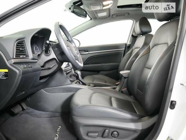 Белый Хендай Элантра, объемом двигателя 2 л и пробегом 44 тыс. км за 3000 $, фото 10 на Automoto.ua