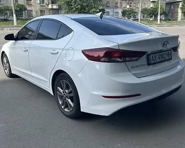 Белый Хендай Элантра, объемом двигателя 2 л и пробегом 98 тыс. км за 15100 $, фото 19 на Automoto.ua