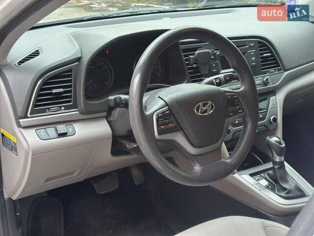 Білий Хендай Елантра, об'ємом двигуна 2 л та пробігом 180 тис. км за 10800 $, фото 12 на Automoto.ua