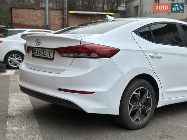 Білий Хендай Елантра, об'ємом двигуна 2 л та пробігом 180 тис. км за 10800 $, фото 5 на Automoto.ua