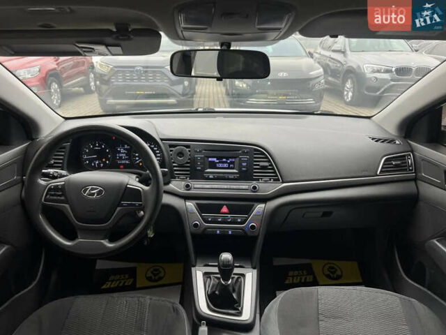 Білий Хендай Елантра, об'ємом двигуна 1.6 л та пробігом 220 тис. км за 11600 $, фото 3 на Automoto.ua
