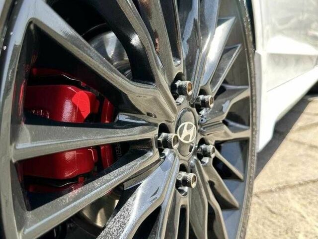 Хендай Элантра 2017 в Ровно на Automoto.ua Белый Хендай Элантра, объемом двигателя 1.6 л и пробегом 174 тыс. км за 6500 $, фото 5 на Automoto.ua