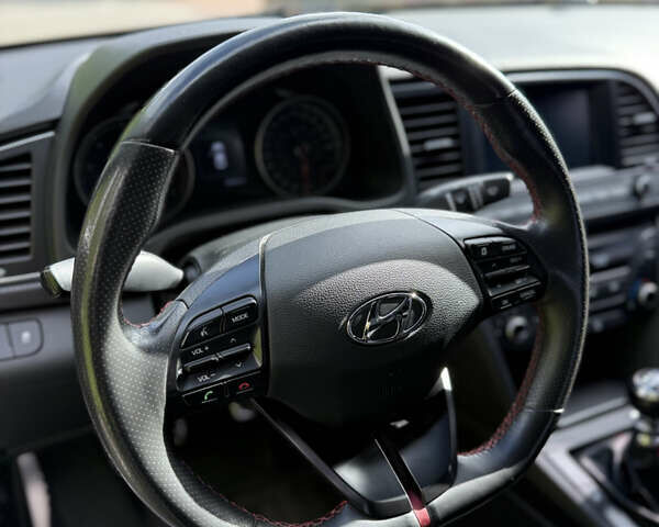 Білий Хендай Елантра, об'ємом двигуна 1.59 л та пробігом 65 тис. км за 14600 $, фото 19 на Automoto.ua