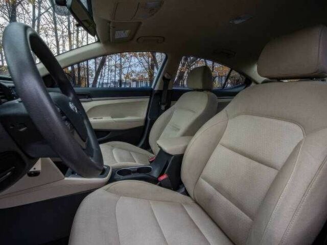 Білий Хендай Елантра, об'ємом двигуна 2 л та пробігом 89 тис. км за 3500 $, фото 6 на Automoto.ua