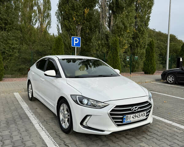 Белый Хендай Элантра, объемом двигателя 2 л и пробегом 100 тыс. км за 11900 $, фото 1 на Automoto.ua