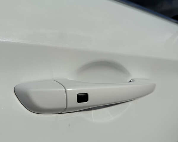 Білий Хендай Елантра, об'ємом двигуна 1.59 л та пробігом 65 тис. км за 14600 $, фото 38 на Automoto.ua