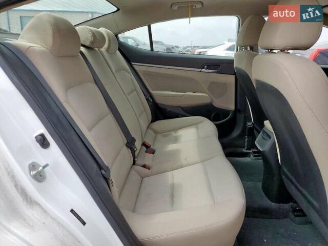 Белый Хендай Элантра, объемом двигателя 2 л и пробегом 96 тыс. км за 2300 $, фото 9 на Automoto.ua