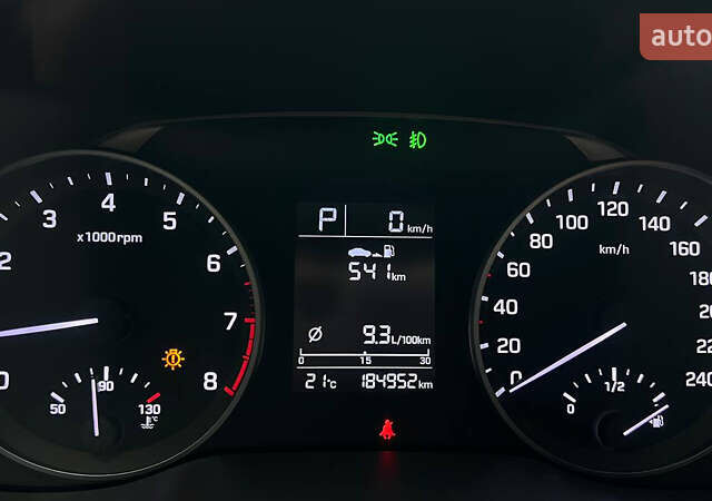 Белый Хендай Элантра, объемом двигателя 1.6 л и пробегом 198 тыс. км за 13000 $, фото 16 на Automoto.ua