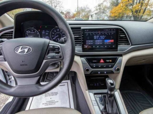 Білий Хендай Елантра, об'ємом двигуна 2 л та пробігом 89 тис. км за 3500 $, фото 8 на Automoto.ua