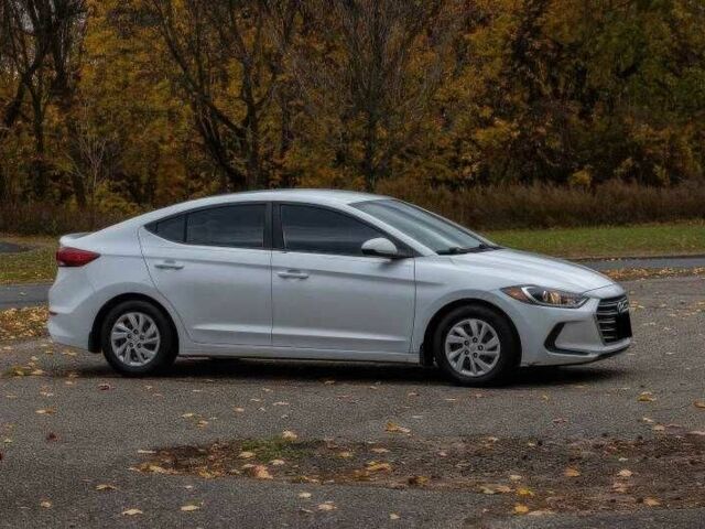 Білий Хендай Елантра, об'ємом двигуна 2 л та пробігом 89 тис. км за 3500 $, фото 2 на Automoto.ua
