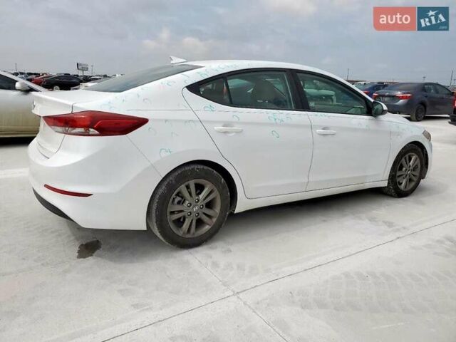 Белый Хендай Элантра, объемом двигателя 2 л и пробегом 96 тыс. км за 2300 $, фото 2 на Automoto.ua