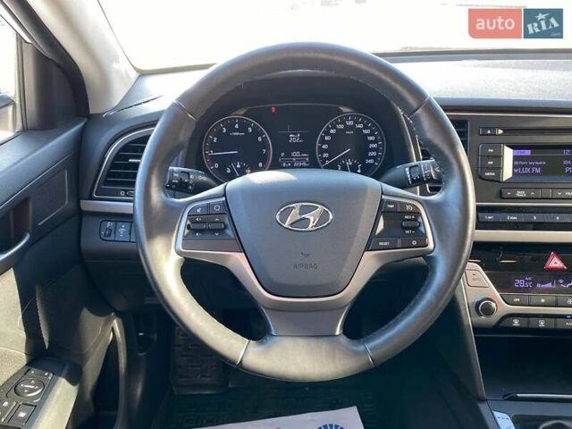 Белый Хендай Элантра, объемом двигателя 1.59 л и пробегом 22 тыс. км за 15500 $, фото 18 на Automoto.ua