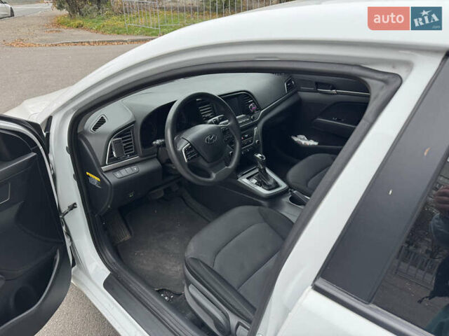 Білий Хендай Елантра, об'ємом двигуна 2 л та пробігом 108 тис. км за 12000 $, фото 9 на Automoto.ua