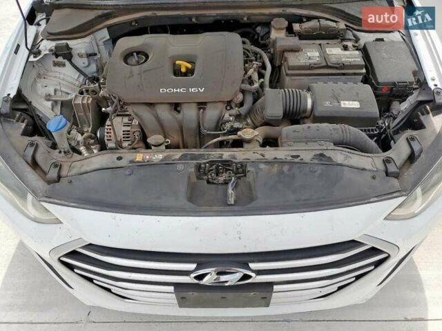 Белый Хендай Элантра, объемом двигателя 2 л и пробегом 96 тыс. км за 2300 $, фото 10 на Automoto.ua