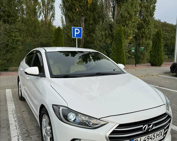 Белый Хендай Элантра, объемом двигателя 2 л и пробегом 100 тыс. км за 11900 $, фото 25 на Automoto.ua