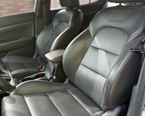 Білий Хендай Елантра, об'ємом двигуна 1.59 л та пробігом 65 тис. км за 14600 $, фото 20 на Automoto.ua