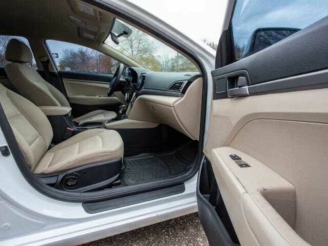 Білий Хендай Елантра, об'ємом двигуна 2 л та пробігом 89 тис. км за 3500 $, фото 9 на Automoto.ua