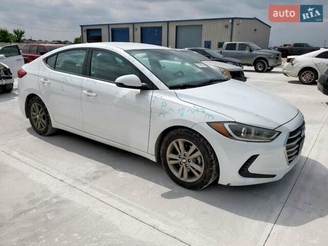 Белый Хендай Элантра, объемом двигателя 2 л и пробегом 96 тыс. км за 2300 $, фото 3 на Automoto.ua
