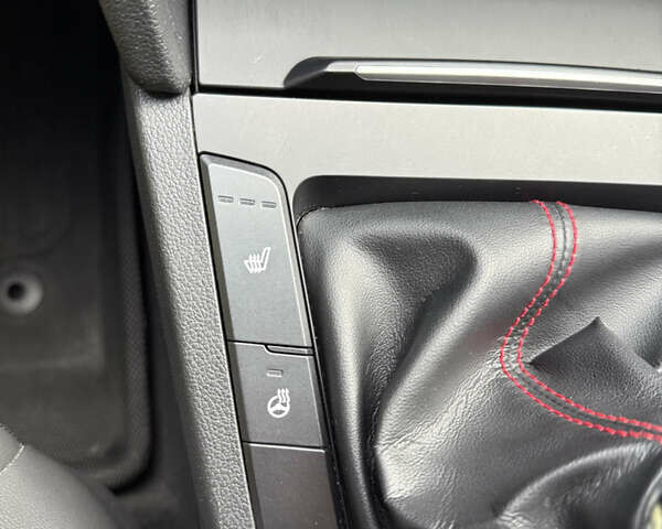 Білий Хендай Елантра, об'ємом двигуна 1.59 л та пробігом 65 тис. км за 14600 $, фото 27 на Automoto.ua