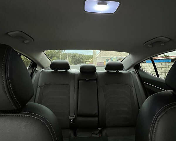 Белый Хендай Элантра, объемом двигателя 1.6 л и пробегом 198 тыс. км за 13000 $, фото 15 на Automoto.ua