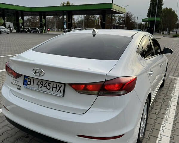 Белый Хендай Элантра, объемом двигателя 2 л и пробегом 100 тыс. км за 11900 $, фото 16 на Automoto.ua