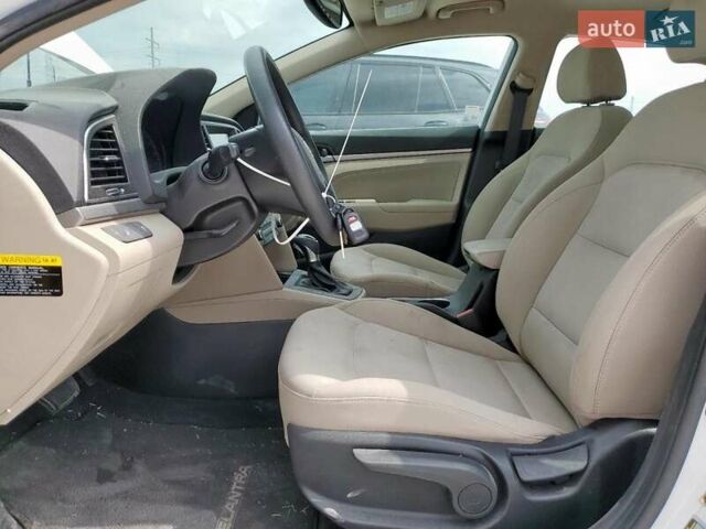 Белый Хендай Элантра, объемом двигателя 2 л и пробегом 96 тыс. км за 2300 $, фото 6 на Automoto.ua