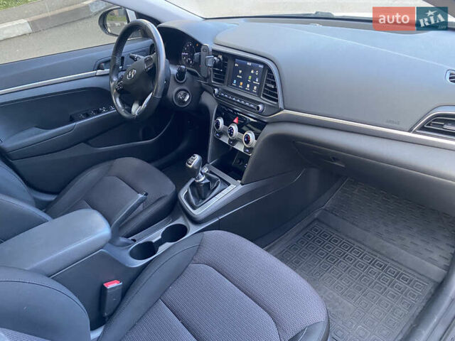 Белый Хендай Элантра, объемом двигателя 1.59 л и пробегом 132 тыс. км за 13500 $, фото 9 на Automoto.ua