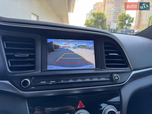 Білий Хендай Елантра, об'ємом двигуна 1.59 л та пробігом 270 тис. км за 12500 $, фото 20 на Automoto.ua