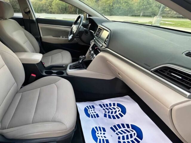 Белый Хендай Элантра, объемом двигателя 2 л и пробегом 38 тыс. км за 1700 $, фото 7 на Automoto.ua