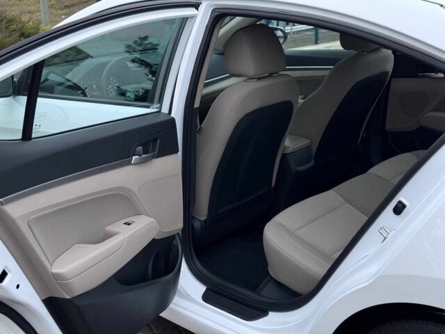 Білий Хендай Елантра, об'ємом двигуна 2 л та пробігом 84 тис. км за 13600 $, фото 14 на Automoto.ua