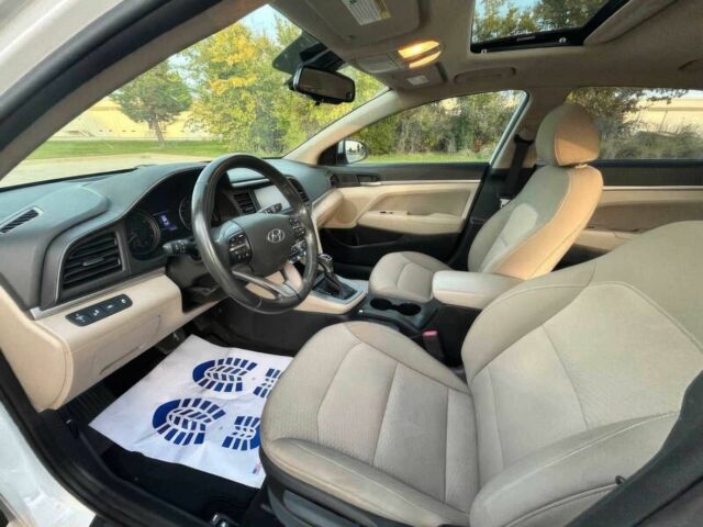 Белый Хендай Элантра, объемом двигателя 2 л и пробегом 38 тыс. км за 1700 $, фото 8 на Automoto.ua