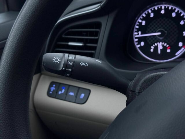 Білий Хендай Елантра, об'ємом двигуна 2 л та пробігом 84 тис. км за 13600 $, фото 22 на Automoto.ua