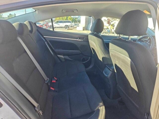 Белый Хендай Элантра, объемом двигателя 2 л и пробегом 70 тыс. км за 1500 $, фото 9 на Automoto.ua