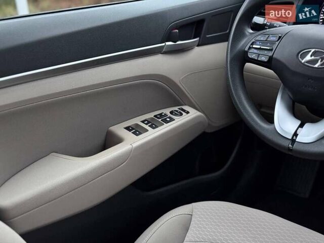 Білий Хендай Елантра, об'ємом двигуна 2 л та пробігом 84 тис. км за 13600 $, фото 18 на Automoto.ua