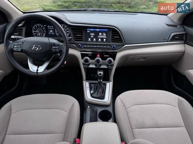 Білий Хендай Елантра, об'ємом двигуна 2 л та пробігом 84 тис. км за 13600 $, фото 20 на Automoto.ua