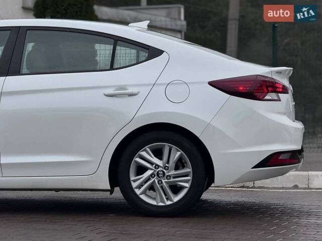 Білий Хендай Елантра, об'ємом двигуна 2 л та пробігом 84 тис. км за 13600 $, фото 9 на Automoto.ua